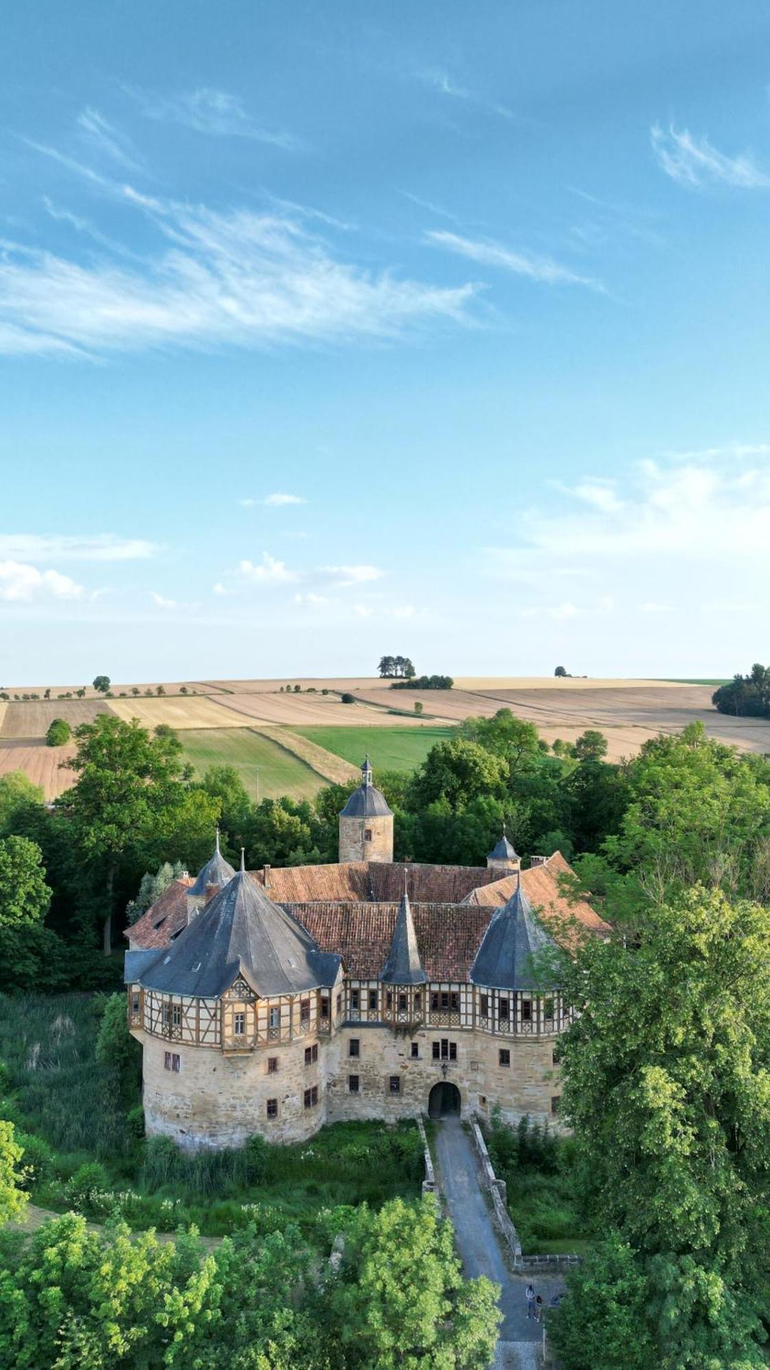 Urlaub Im Wasserschloss Irmelshausen Hochheim Room photo